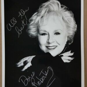 Doris Roberts Autographed Photo 8x10 TV Actor Signed star